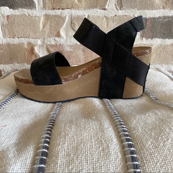 Brand New Pierre Dumas Hester Wedges Size 10! - Picture 4 of 5